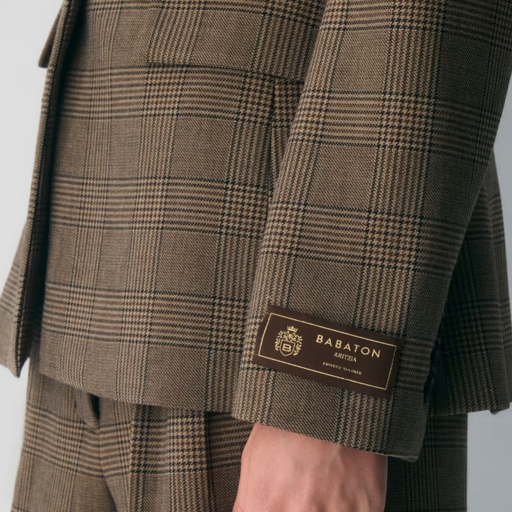 Babaton Standout Blazer - (Re)ssential Single-Breasted Blazer - Picture 7 of 9